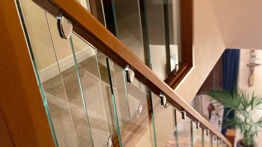 Glass bannister